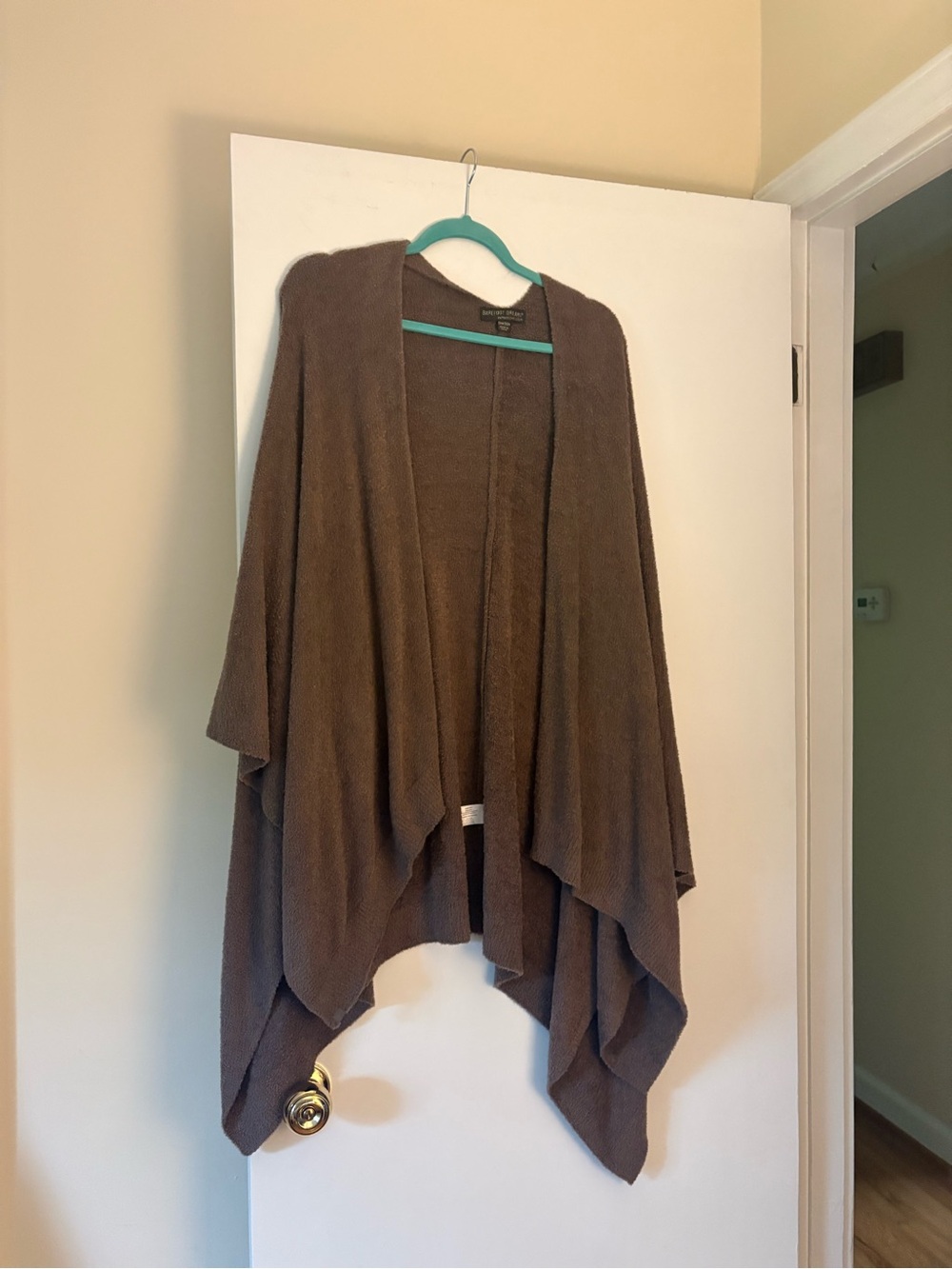 Barefoot dreams poncho wrap